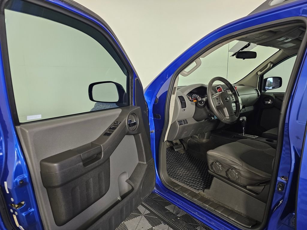 Used 2015 Nissan Xterra S image 23