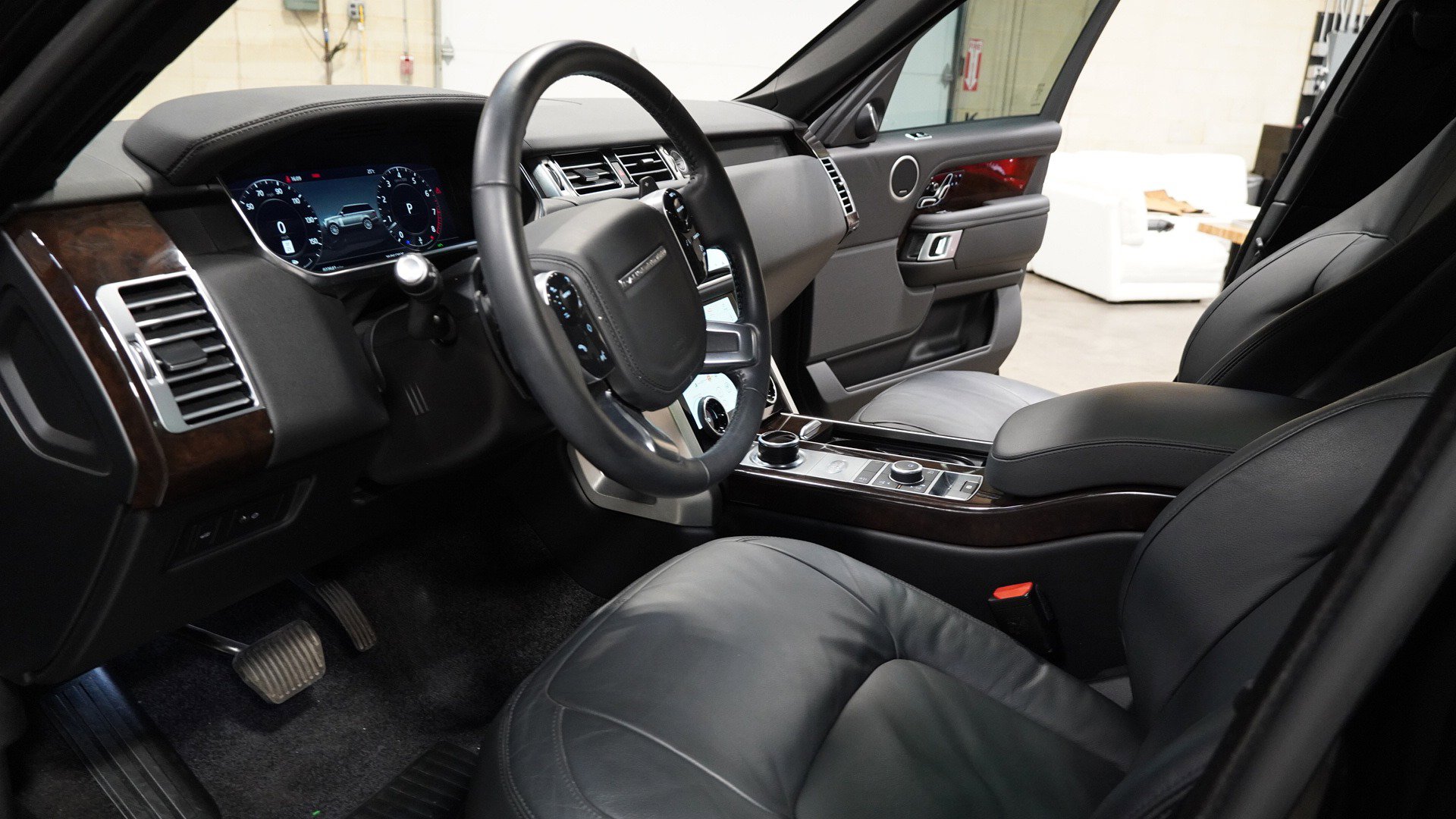 Used 2022 Land Rover Range Rover image 20