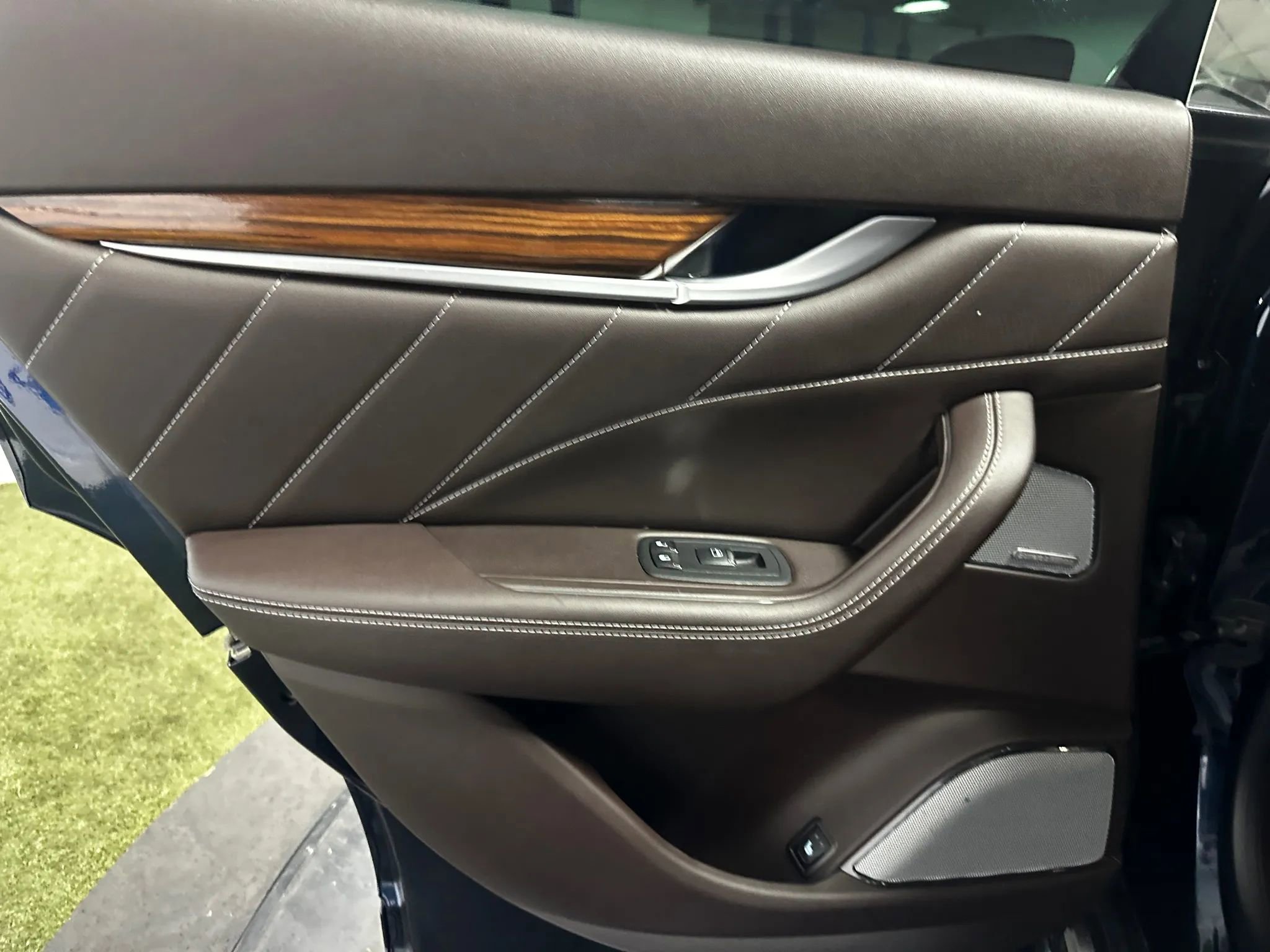 Used 2019 Maserati Levante GranLusso AWD/4WD image 17