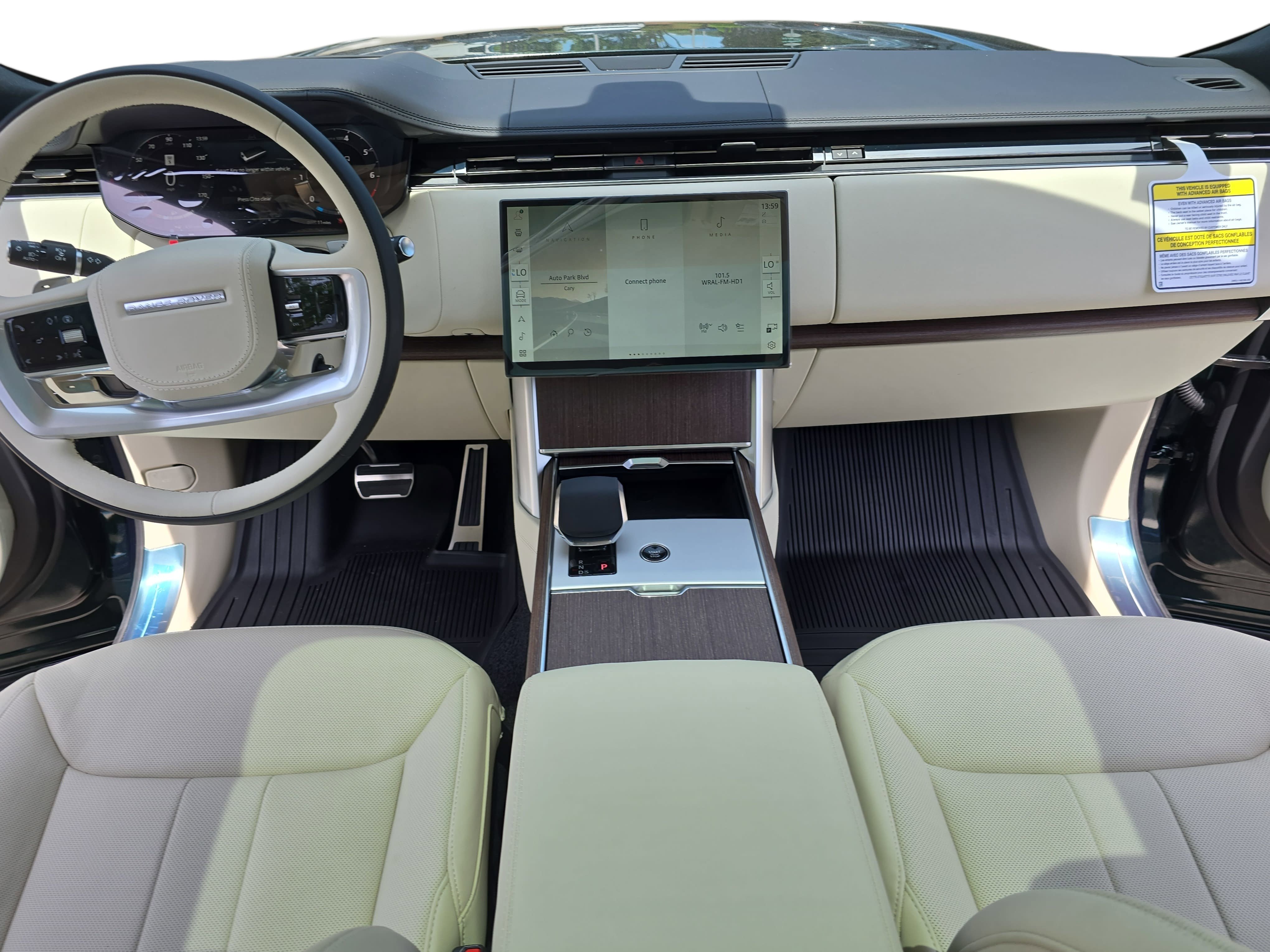 New 2026 Land Rover Range Rover Long Wheelbase SE AWD/4WD image 9