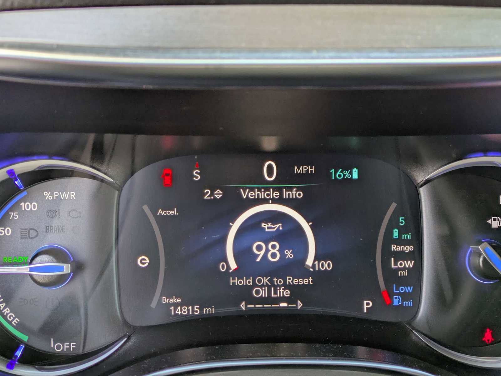 Used 2024 Chrysler Pacifica Pinnacle image 32