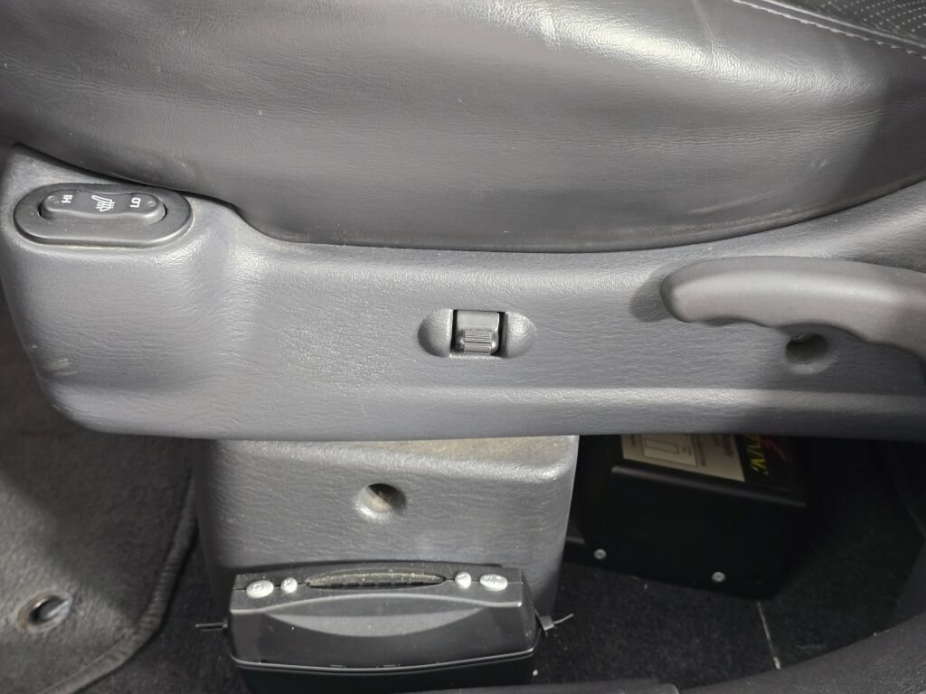 Used 2003 Chrysler PT Cruiser GT FWD image 38