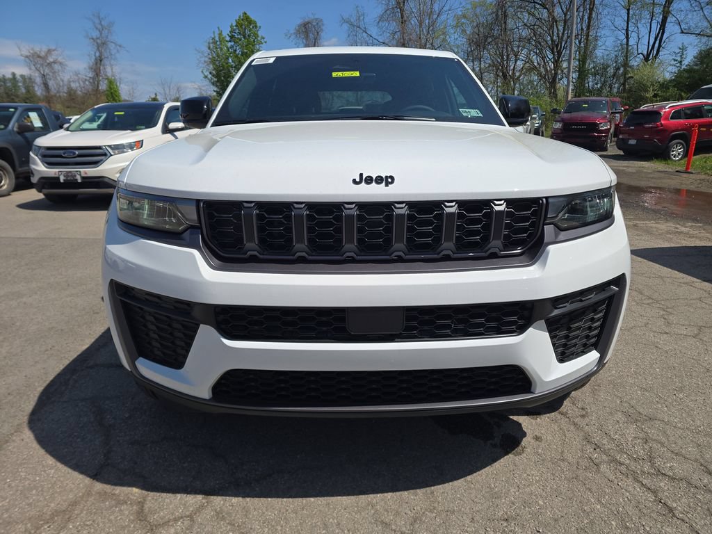 New 2026 Jeep Grand Cherokee Altitude AWD/4WD image 9