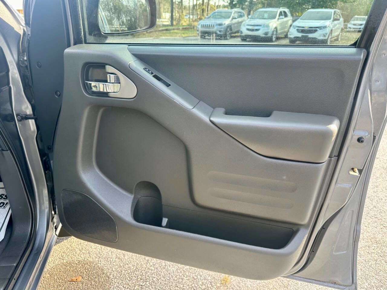 Used 2021 Nissan Frontier SV RWD image 15