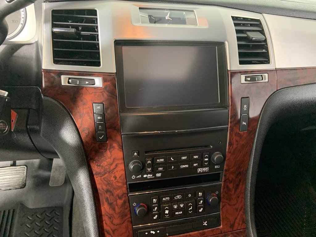Used 2013 Cadillac Escalade Premium image 11