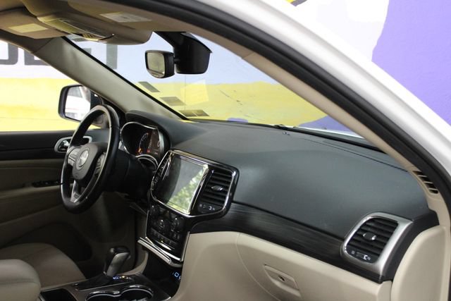 Used 2022 Jeep Grand Cherokee Laredo E AWD/4WD image 9