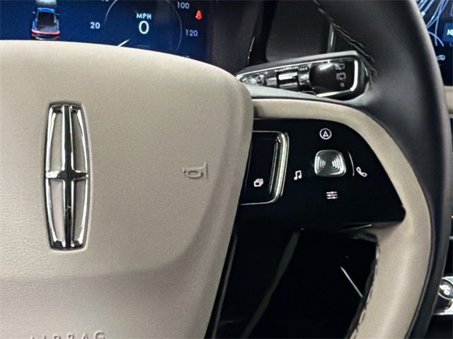 Used 2025 Lincoln Corsair AWD image 22