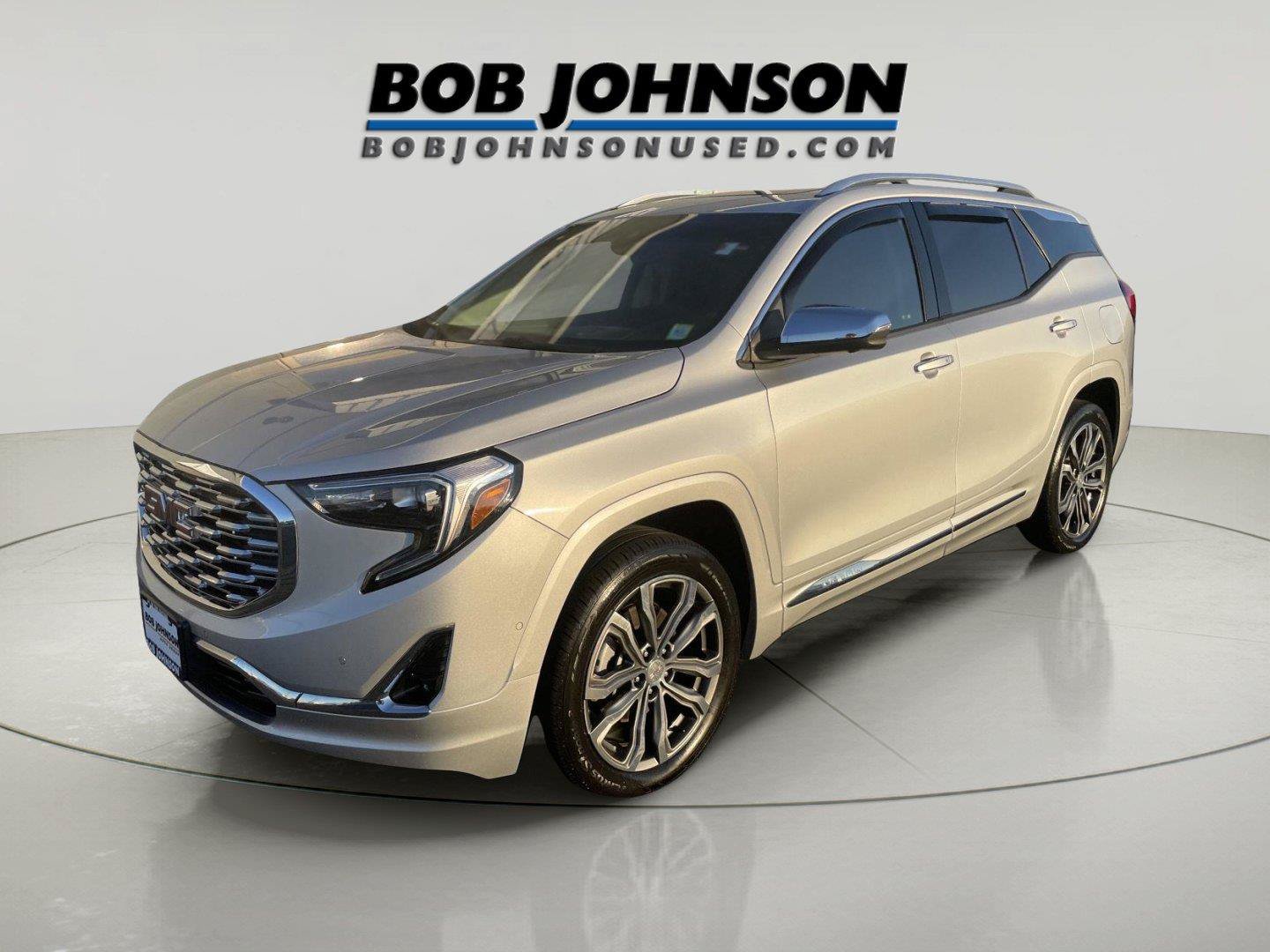 Used 2020 GMC Terrain Denali w/ Denali Premium Package AWD/4WD image 3