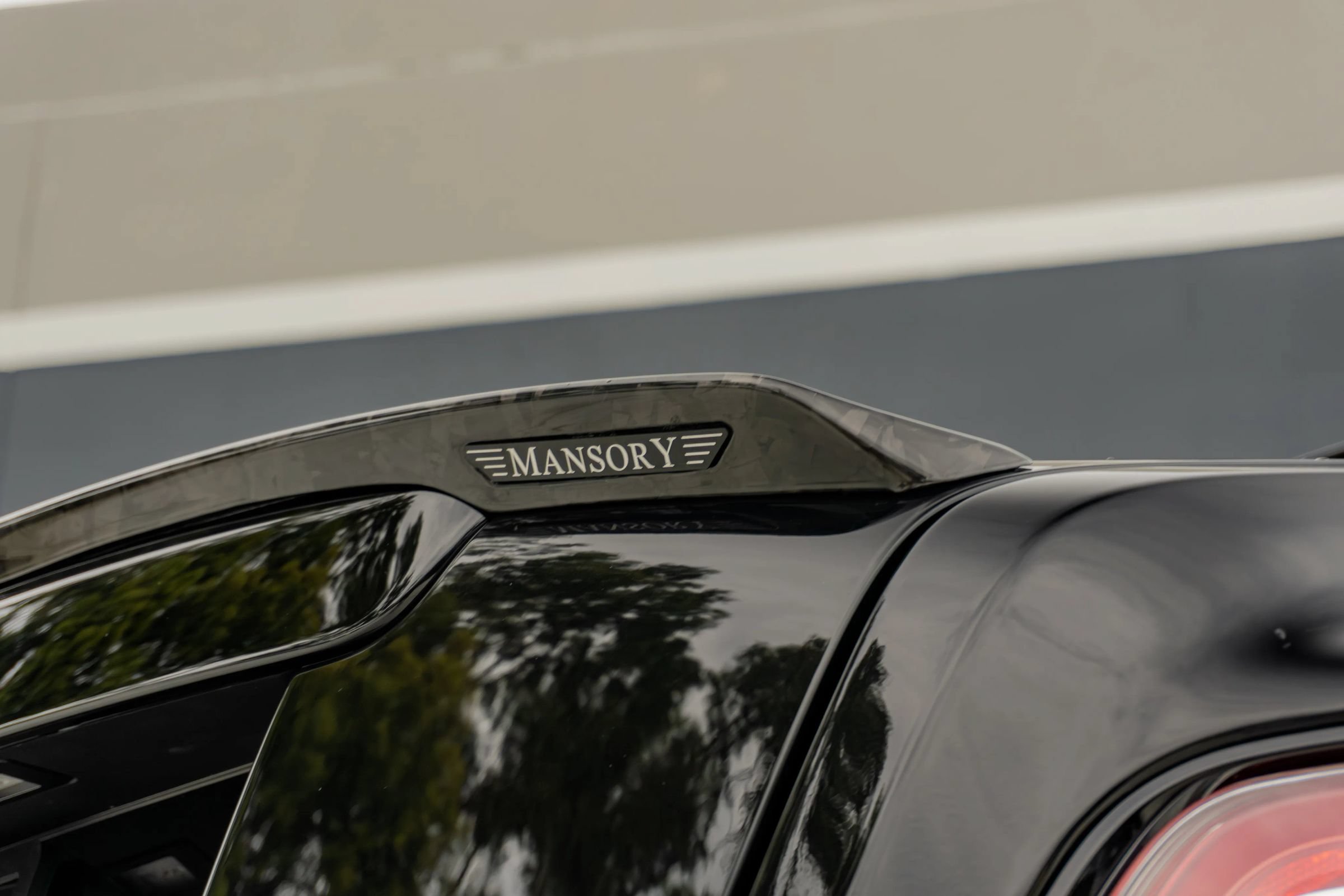 Used 2024 Rolls-Royce Phantom Sedan RWD image 39