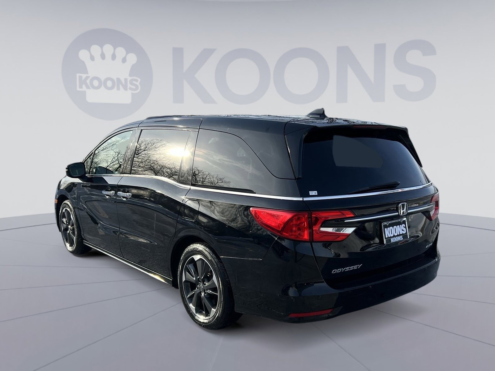 Used 2023 Honda Odyssey Elite image 4