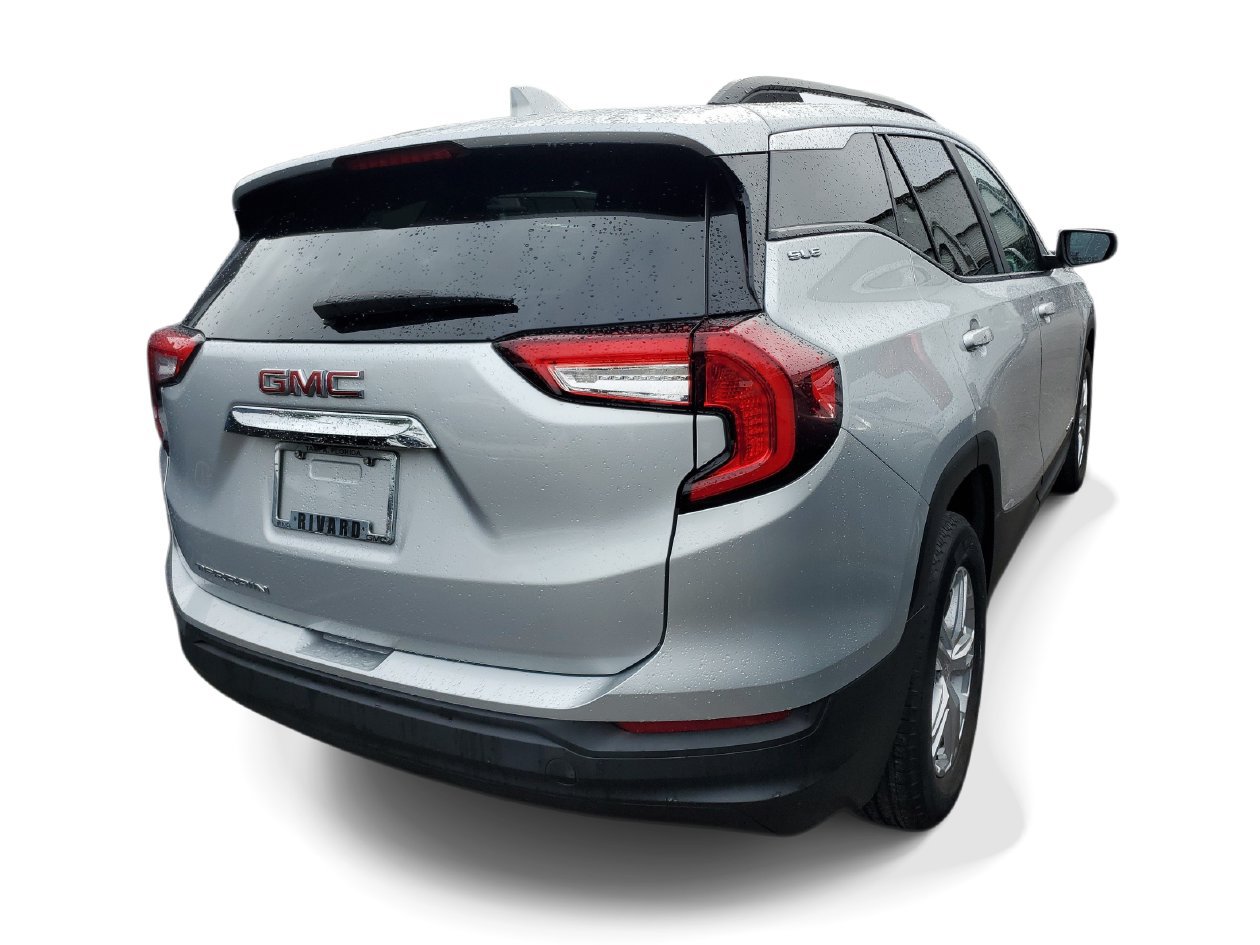 Used 2022 GMC Terrain SLE w/ Driver Convenience Package FWD image 4
