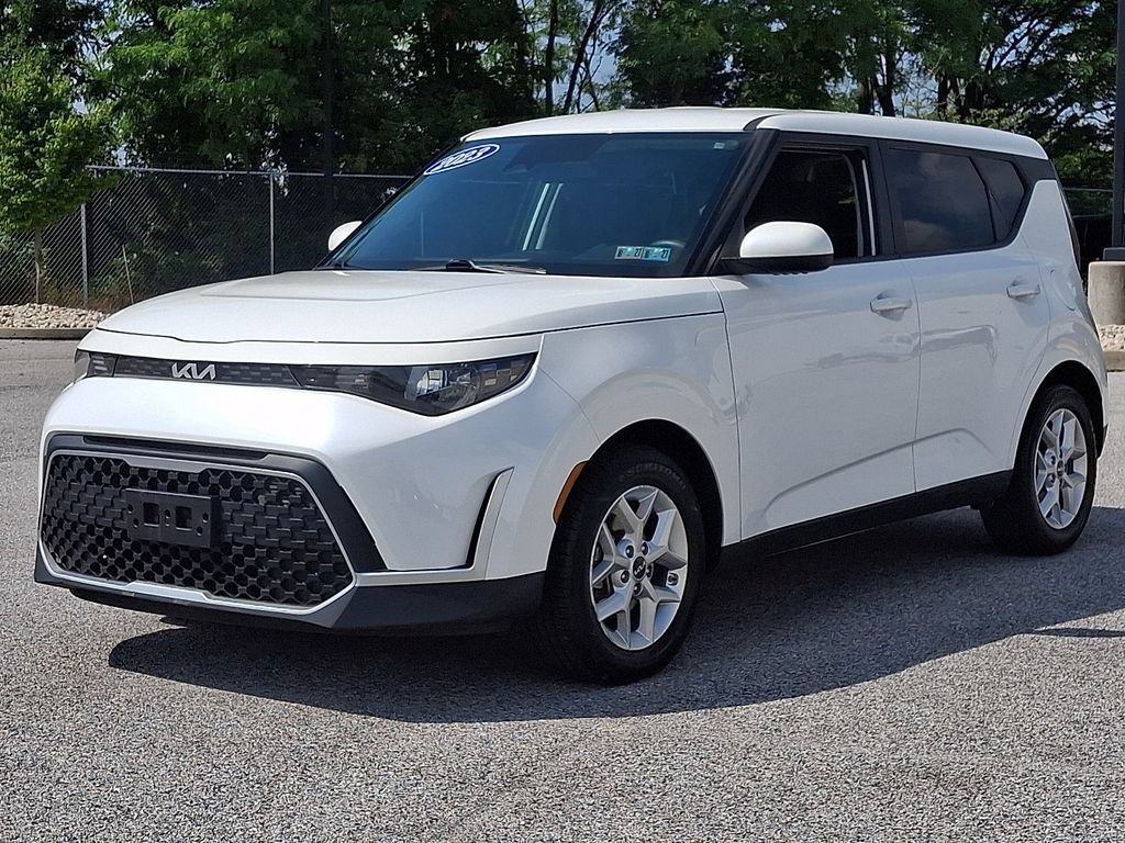 Used 2023 Kia Soul LX w/ Option Group 015 FWD image 6