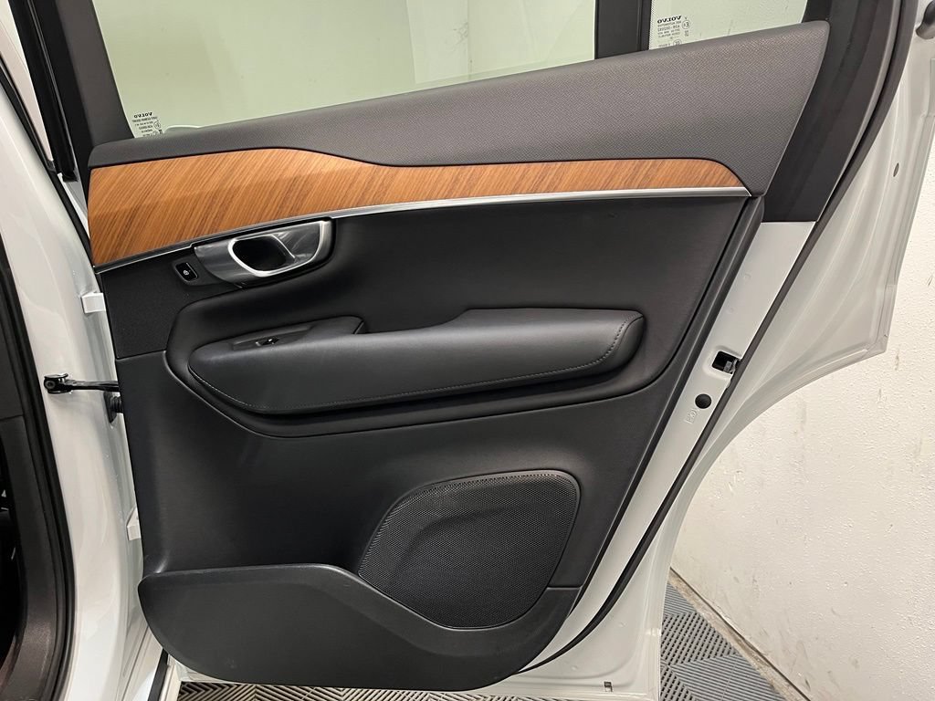 Used 2023 Volvo XC90 B6 Plus AWD/4WD image 18