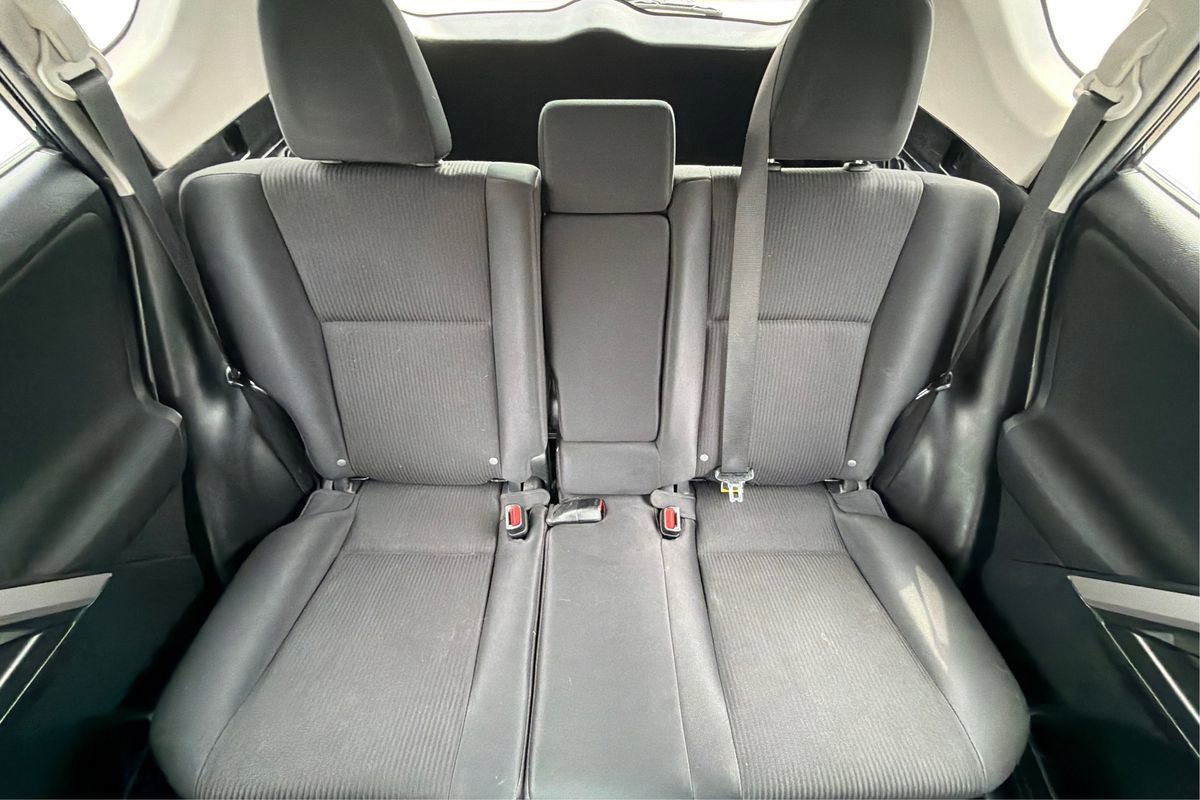 Used 2018 Toyota RAV4 LE w/ All Weather Liner Package image 13