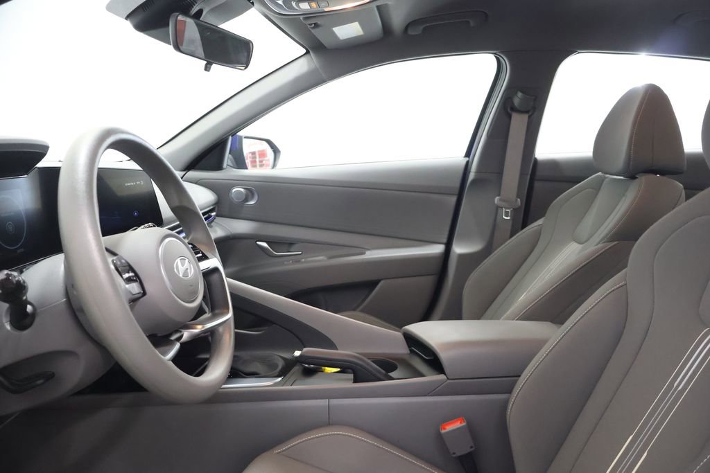Used 2024 Hyundai Elantra SEL FWD image 13