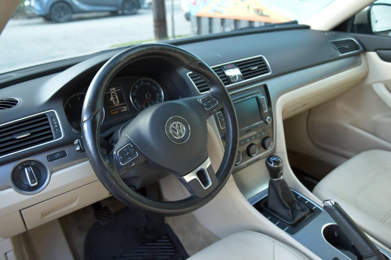 Used 2015 Volkswagen Passat TDI SE image 21