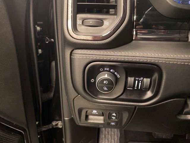 Used 2025 RAM 1500 Limited AWD/4WD image 18