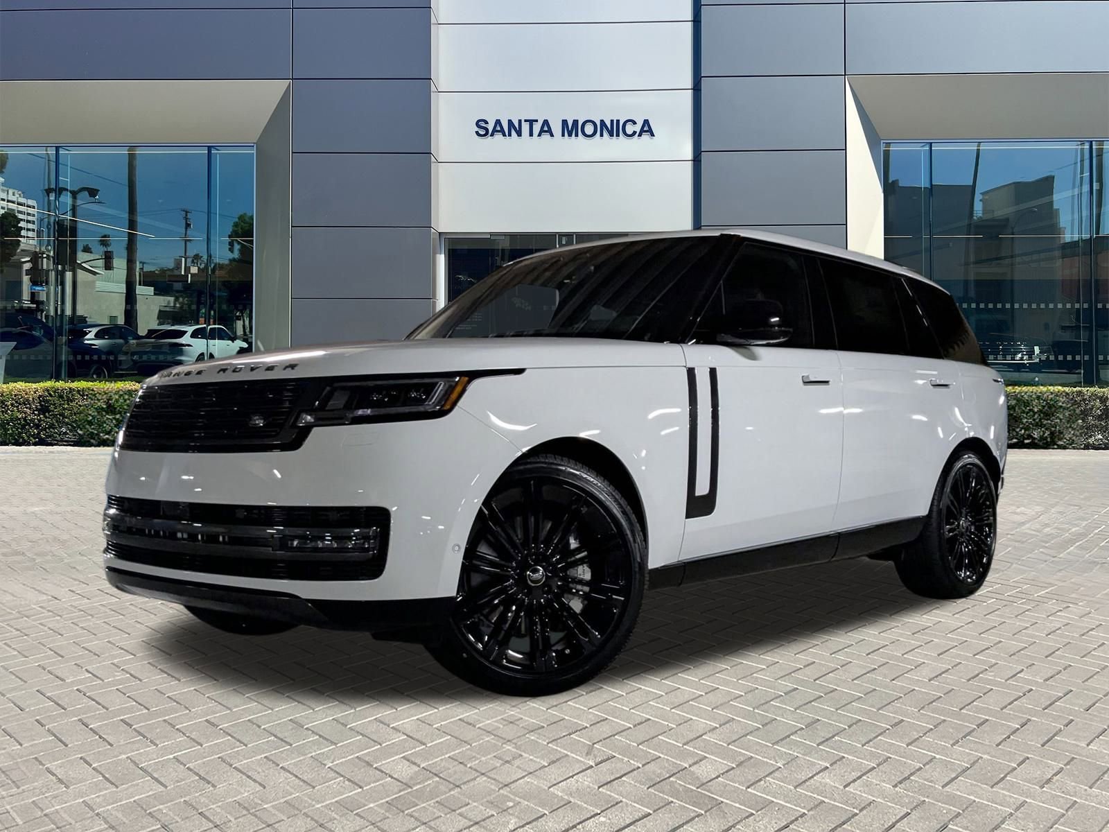 New 2025 Land Rover Range Rover Long Wheelbase SE