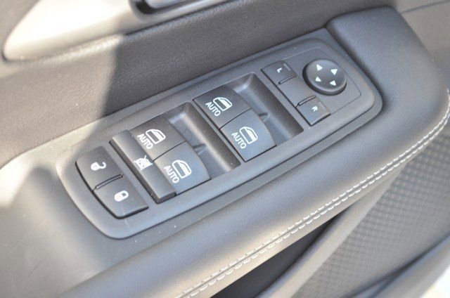 New 2026 Chrysler Pacifica Select image 16