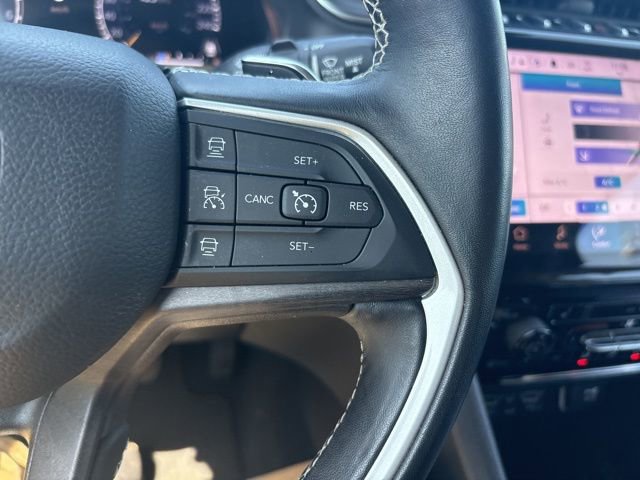 Used 2022 Jeep Grand Cherokee L Limited AWD/4WD image 40