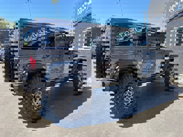 Used 2017 Jeep Wrangler Unlimited Rubicon w/ Connectivity Group image 23