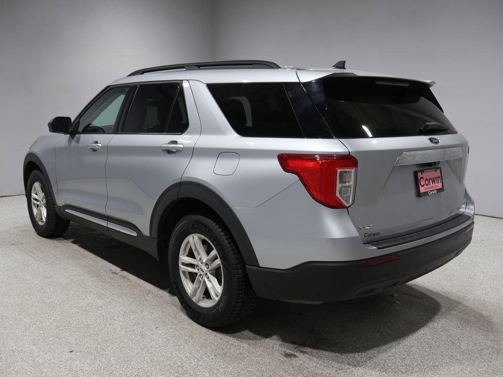 Used 2022 Ford Explorer XLT image 4