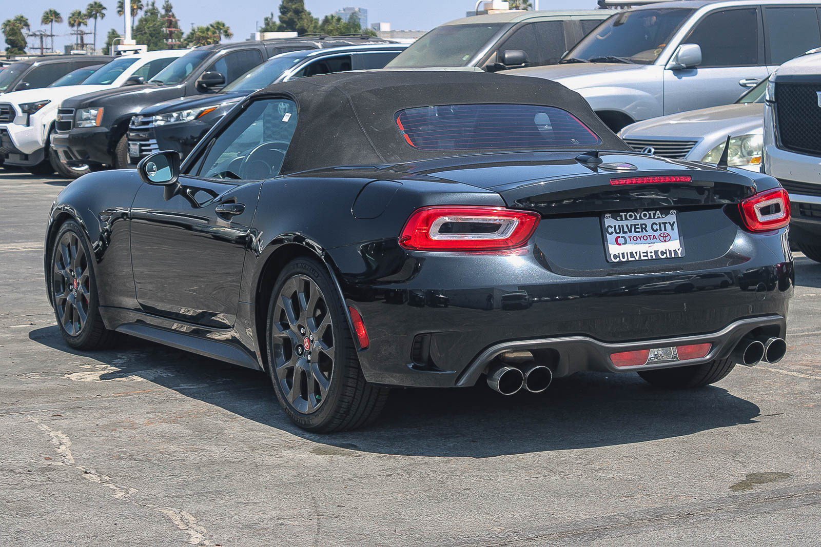 Used 2018 FIAT 124 Spider Abarth RWD image 7