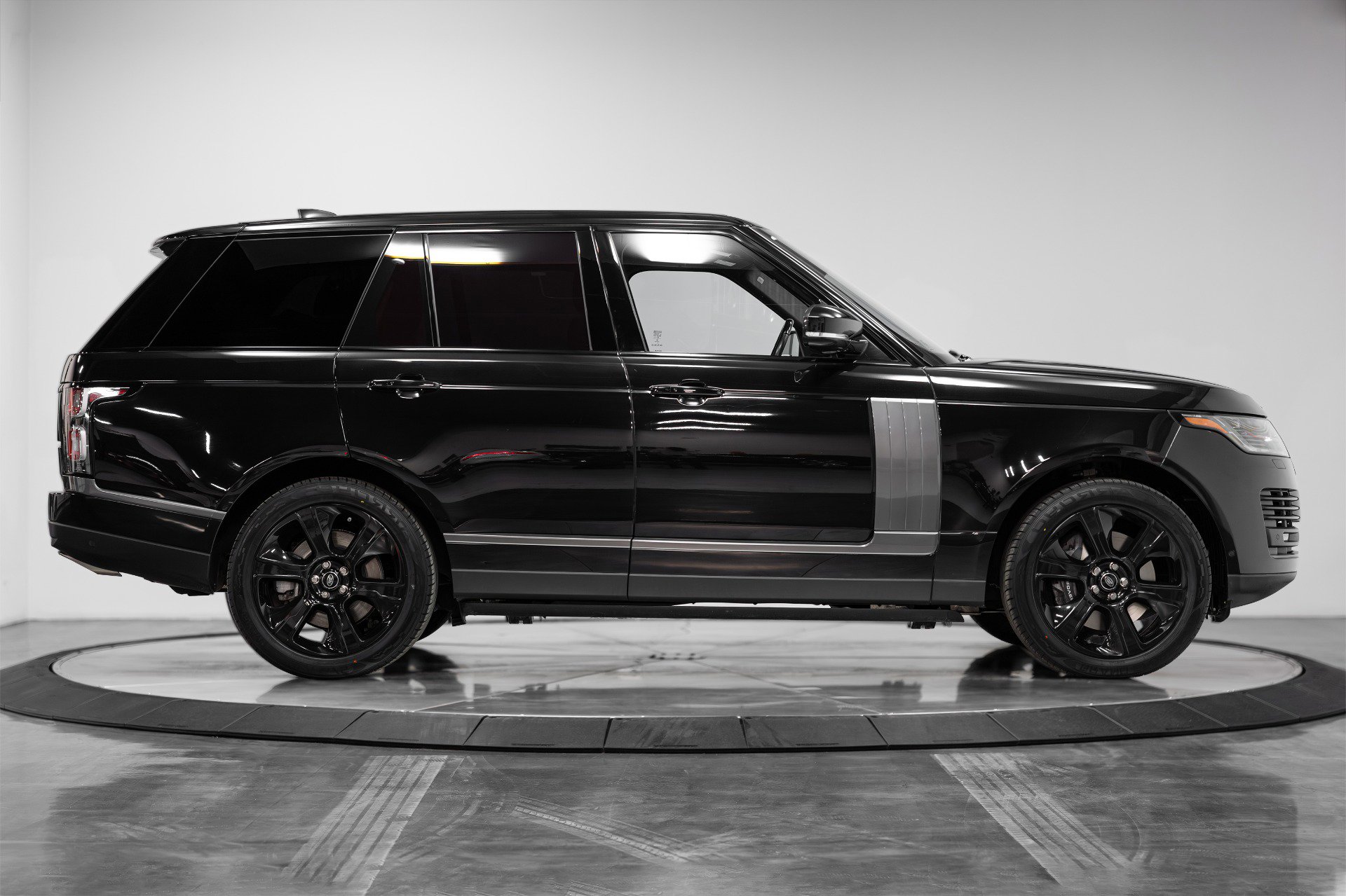 Used 2021 Land Rover Range Rover Westminster Edition image 15