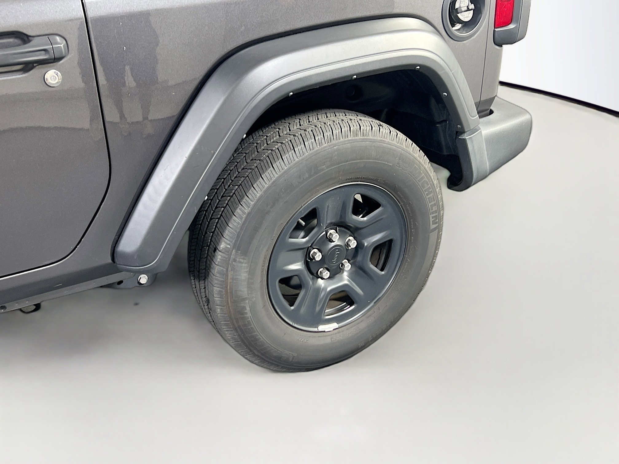 Used 2022 Jeep Wrangler Sport image 27