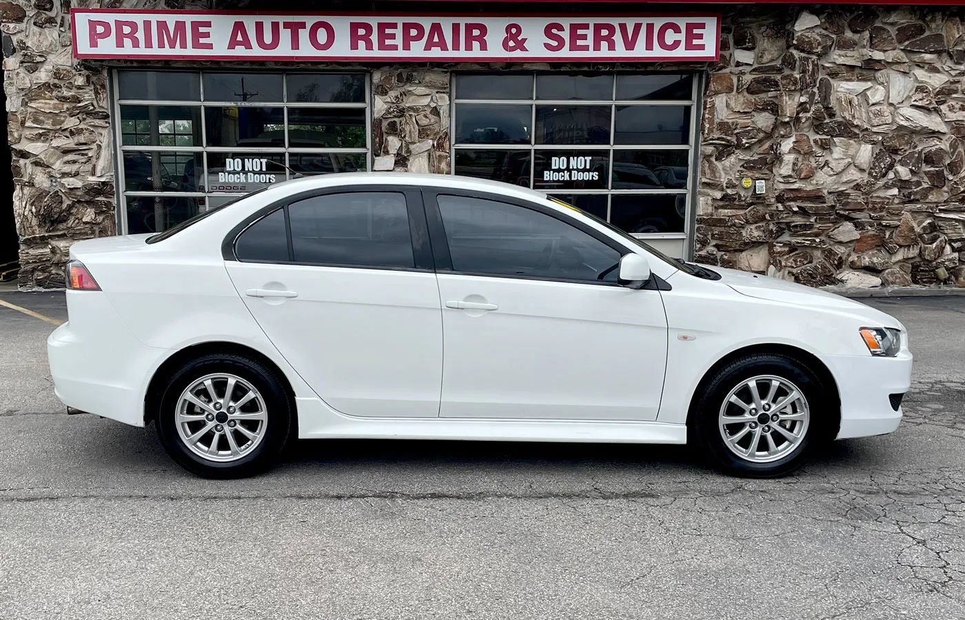 Used 2014 Mitsubishi Lancer ES FWD image 8