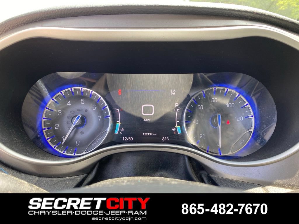 Used 2021 Chrysler Pacifica Touring-L FWD image 18