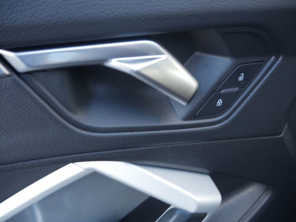 Used 2023 Audi Q3 2.0T Premium w/ Convenience Package image 17