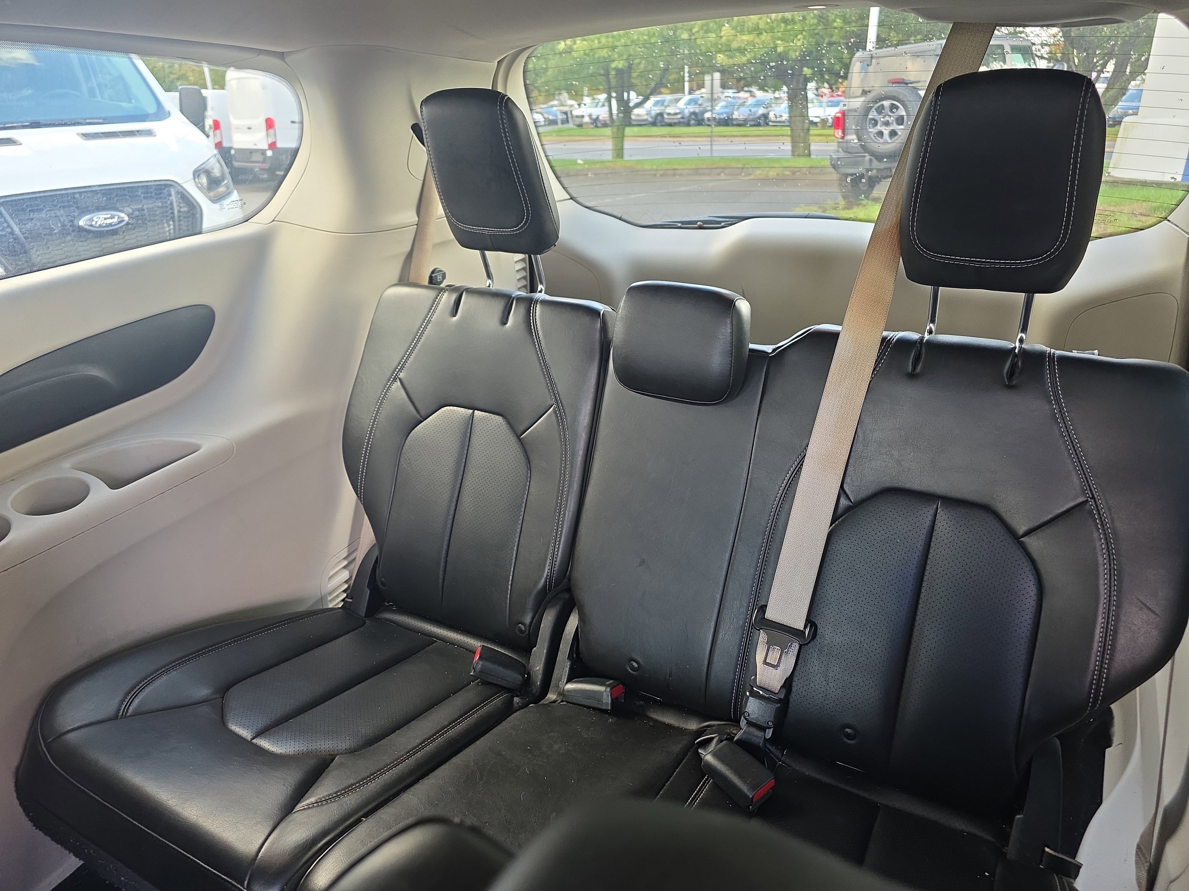 Used 2021 Chrysler Voyager Lxi image 23