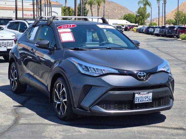 Used 2021 Toyota C-HR XLE FWD image 3