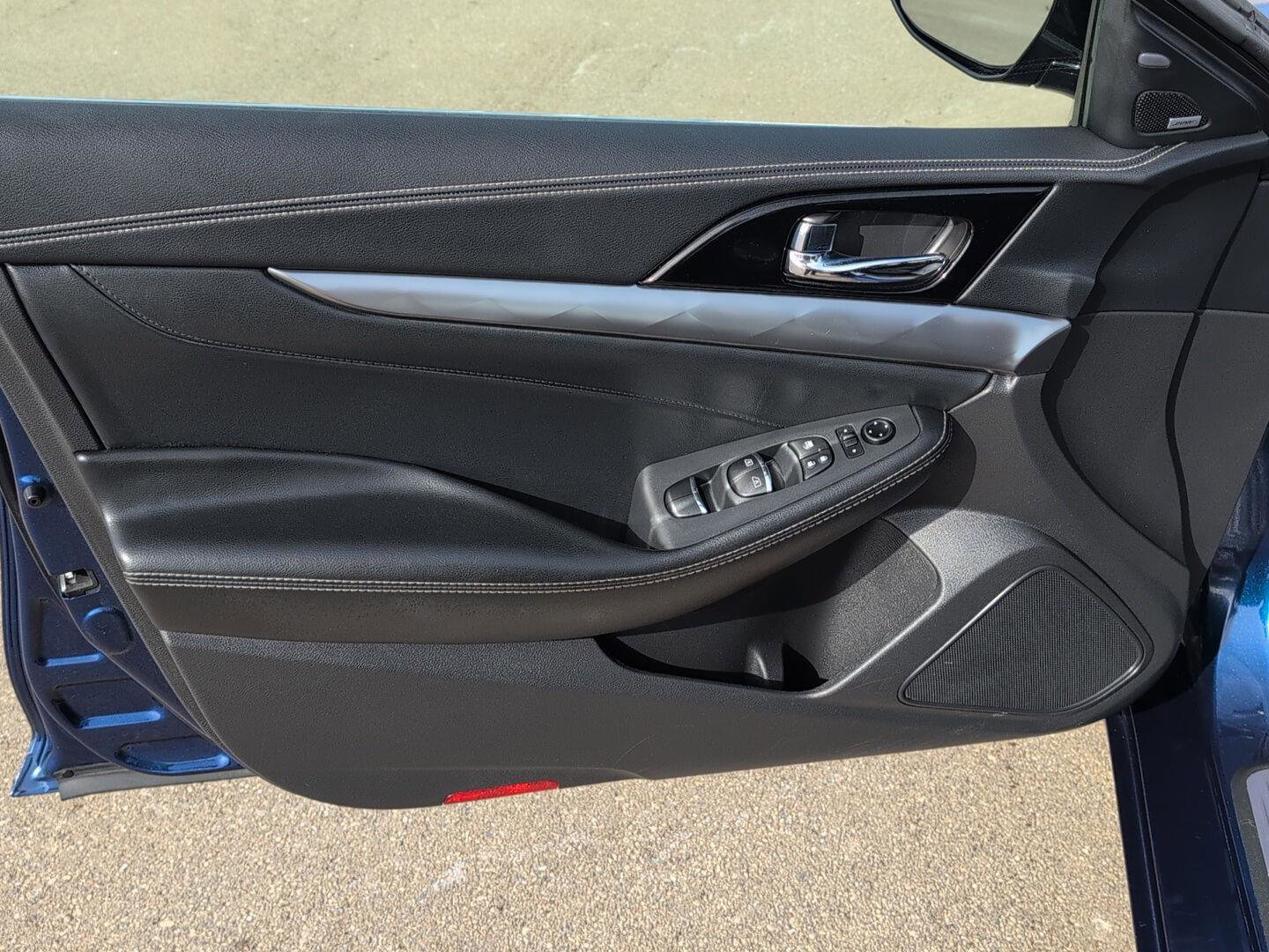 Used 2023 Nissan Maxima SL image 17