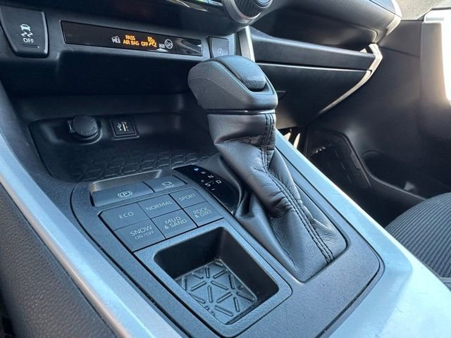 Used 2024 Toyota RAV4 LE image 25