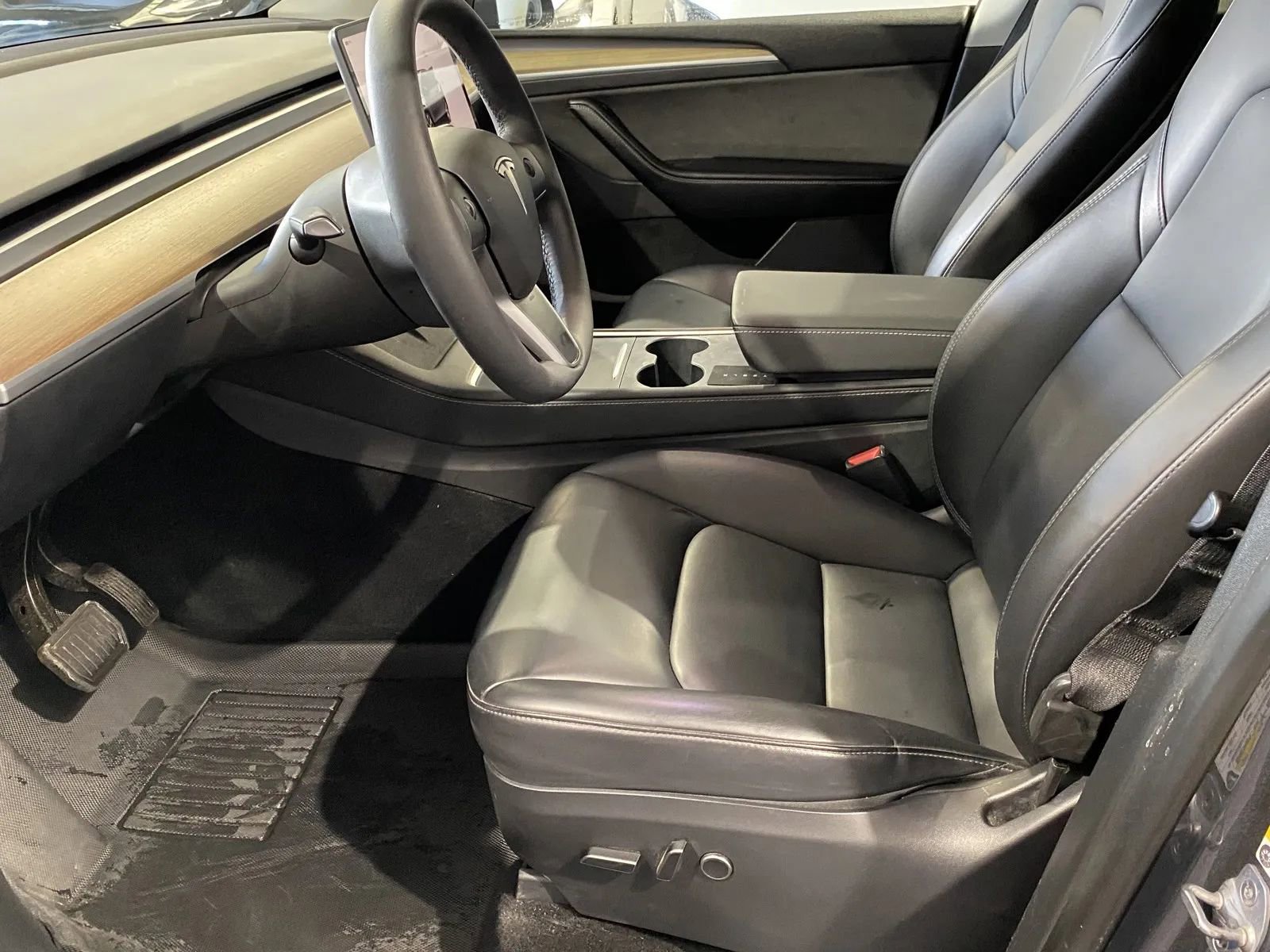 Used 2023 Tesla Model Y Long Range image 11