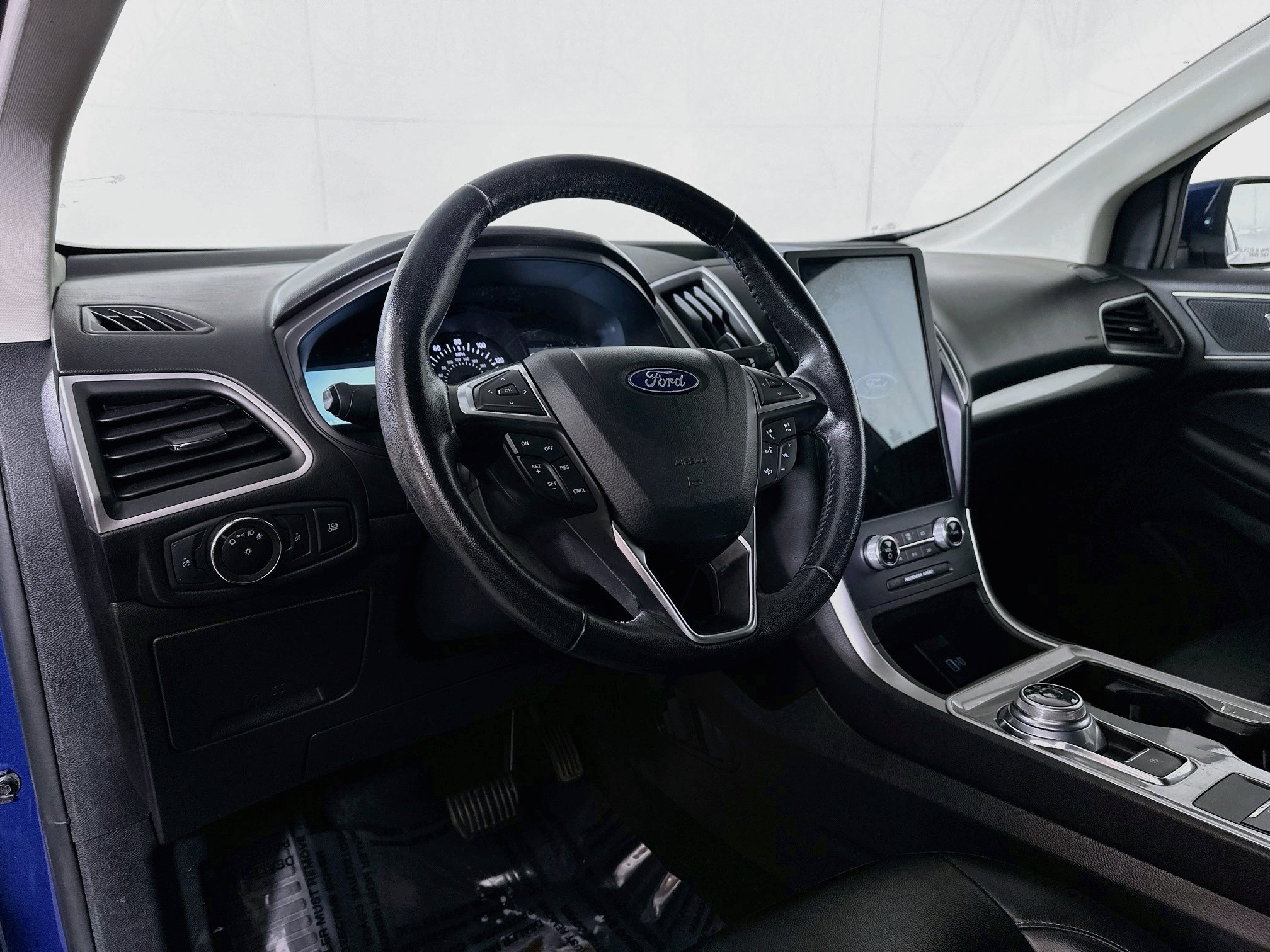 Used 2023 Ford Edge SEL AWD/4WD image 9