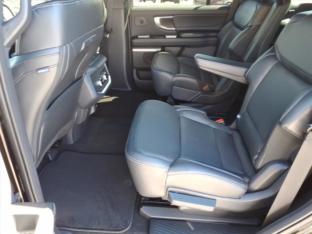 New 2025 Ford Expedition Platinum w/ Stealth Performance Package image 8