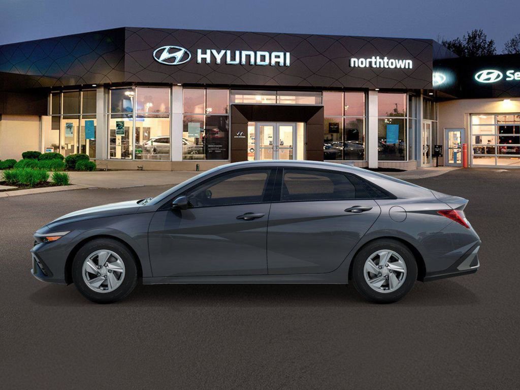 New 2026 Hyundai Elantra SE FWD image 3