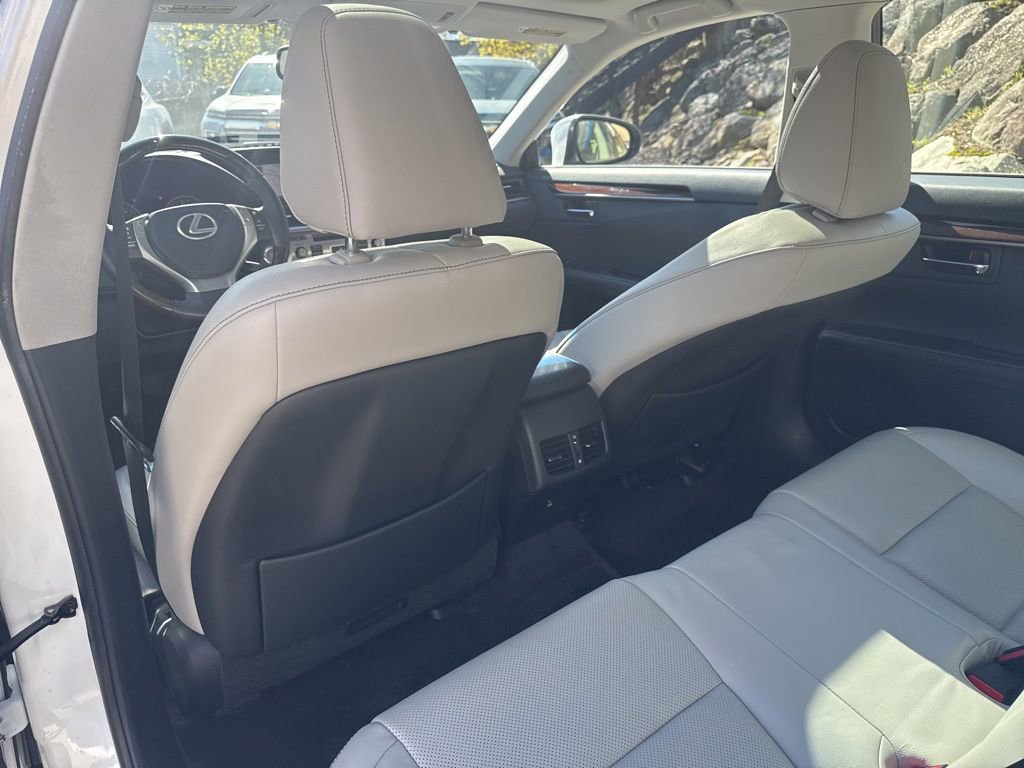 Used 2014 Lexus ES 350 w/ Luxury Package FWD image 22