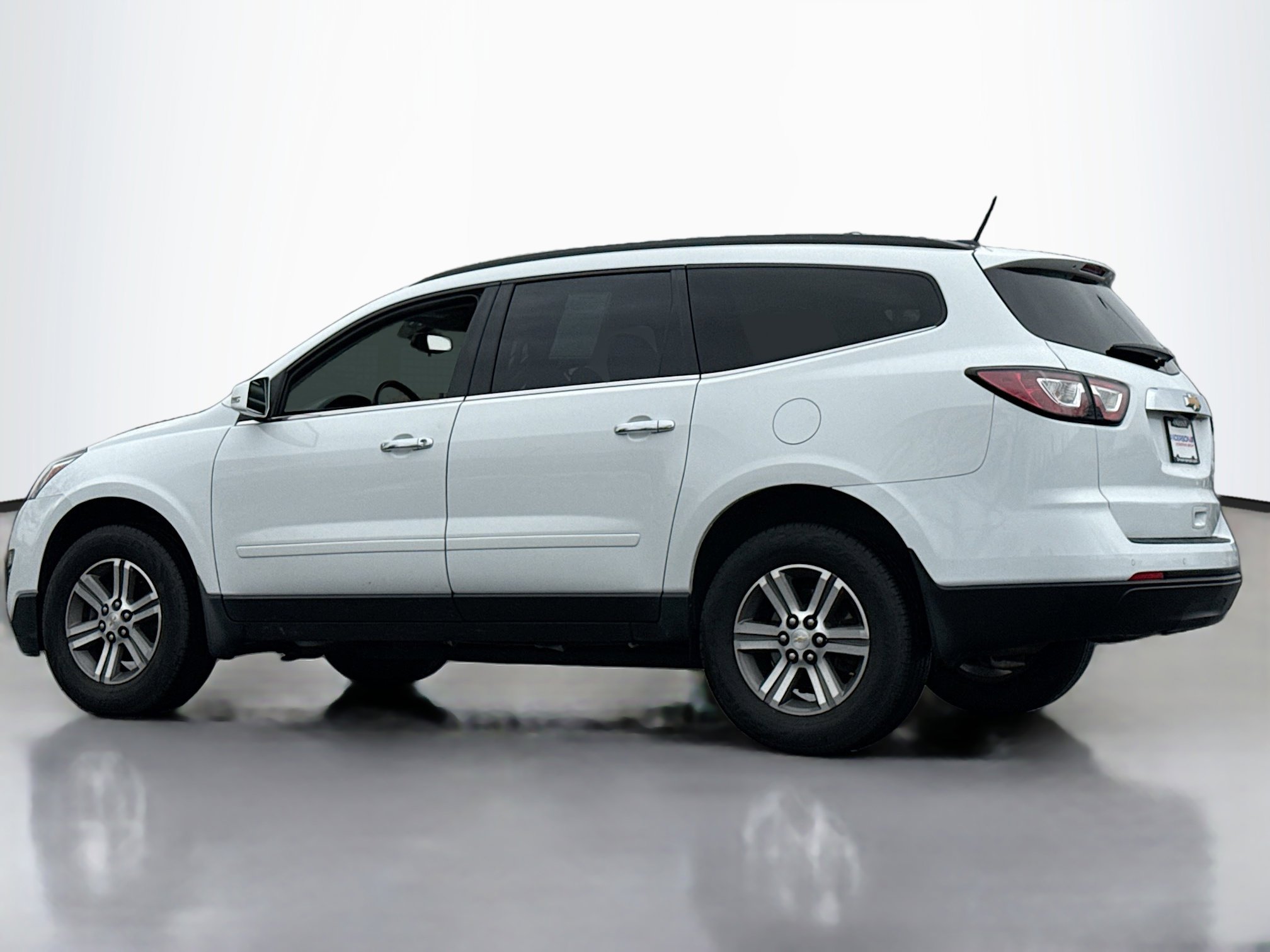 Used 2017 Chevrolet Traverse LT image 14