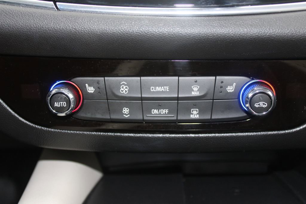 Used 2023 Buick Enclave Essence FWD image 44