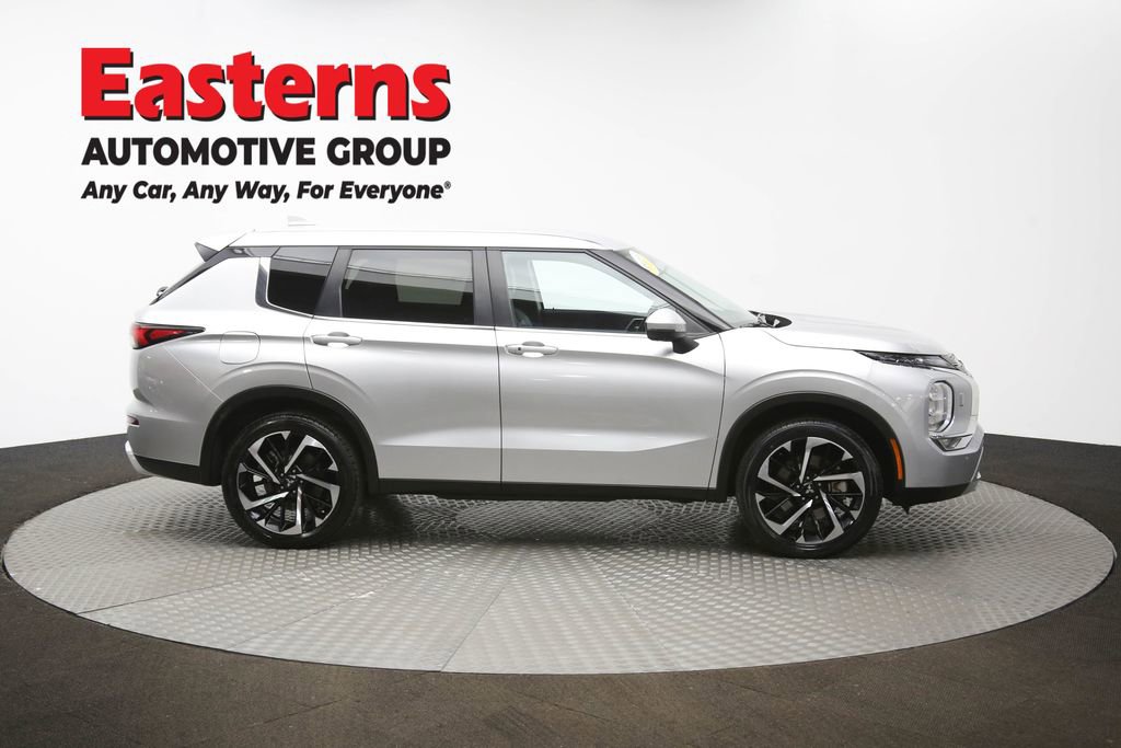 Used 2024 Mitsubishi Outlander SE image 44