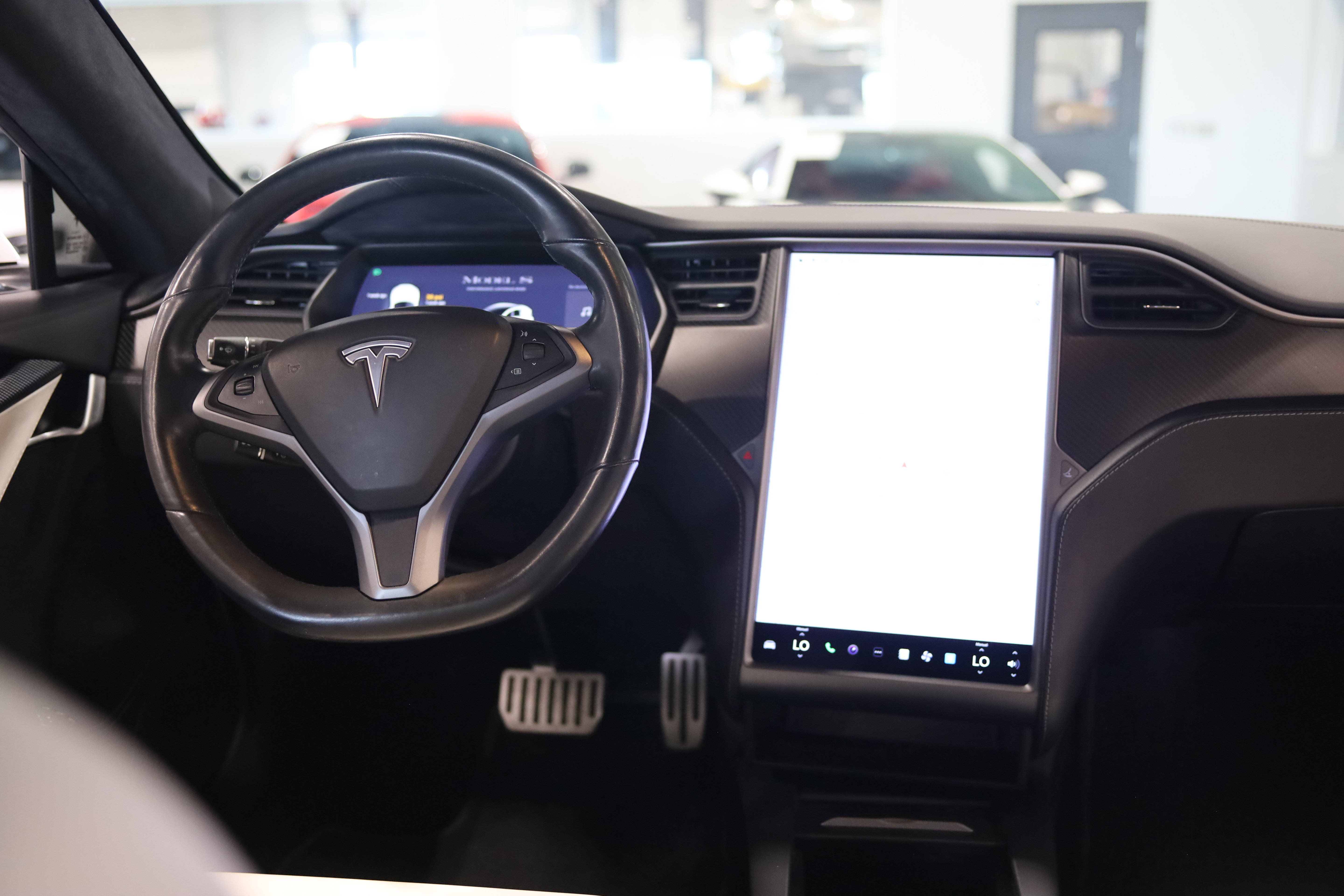 Used 2019 Tesla Model S Long Range AWD/4WD image 31