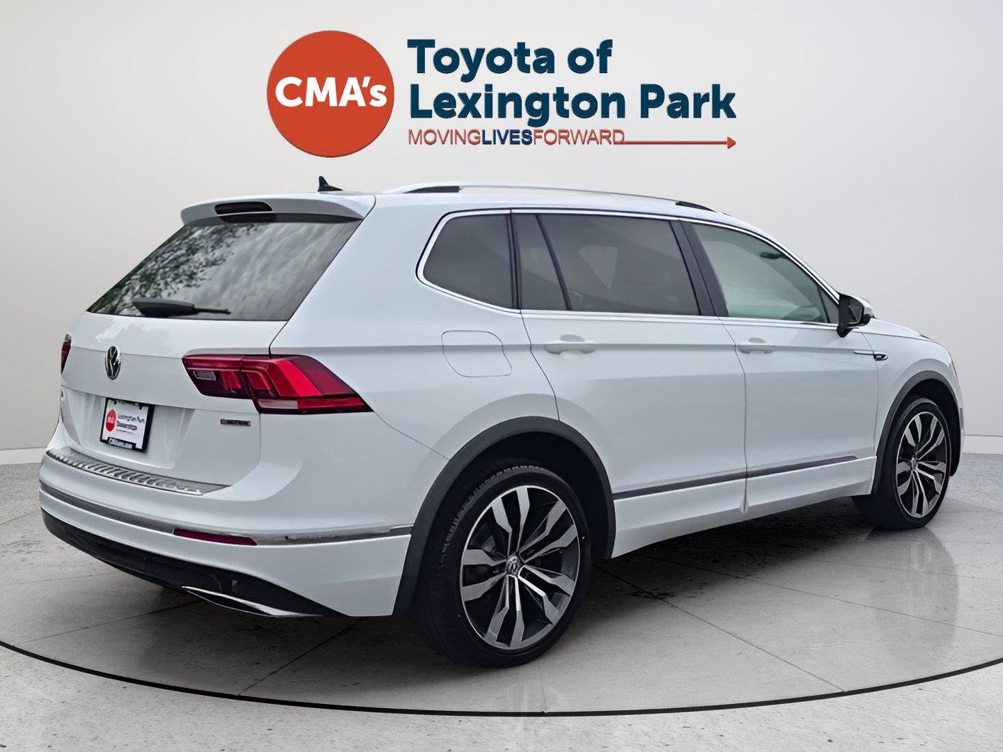 Used 2020 Volkswagen Tiguan SEL Premium R-Line w/ 3rd Row Seat Package AWD/4WD image 5