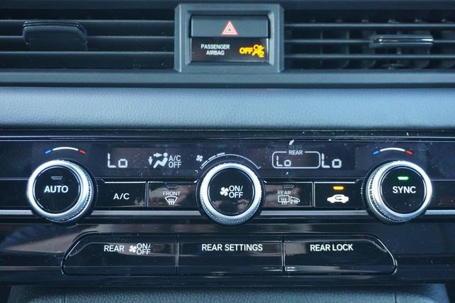 Used 2025 Honda Pilot TrailSport image 6