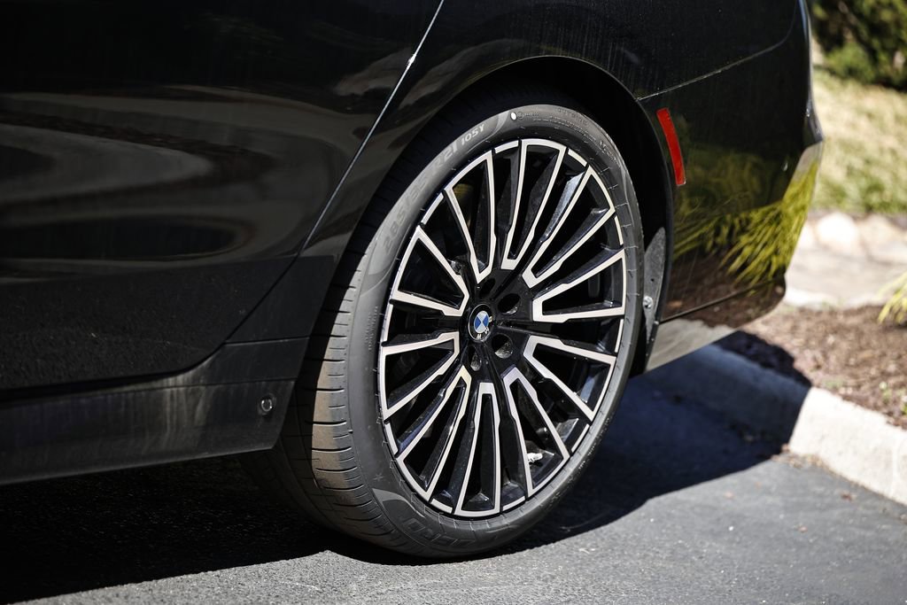 New 2026 BMW 760i xDrive w/ Executive Package AWD/4WD image 10