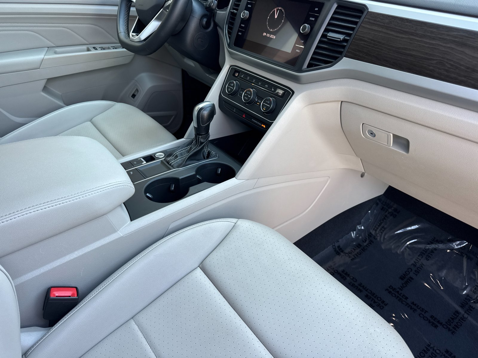 Used 2021 Volkswagen Atlas SE w/ Panoramic Sunroof Package FWD image 19