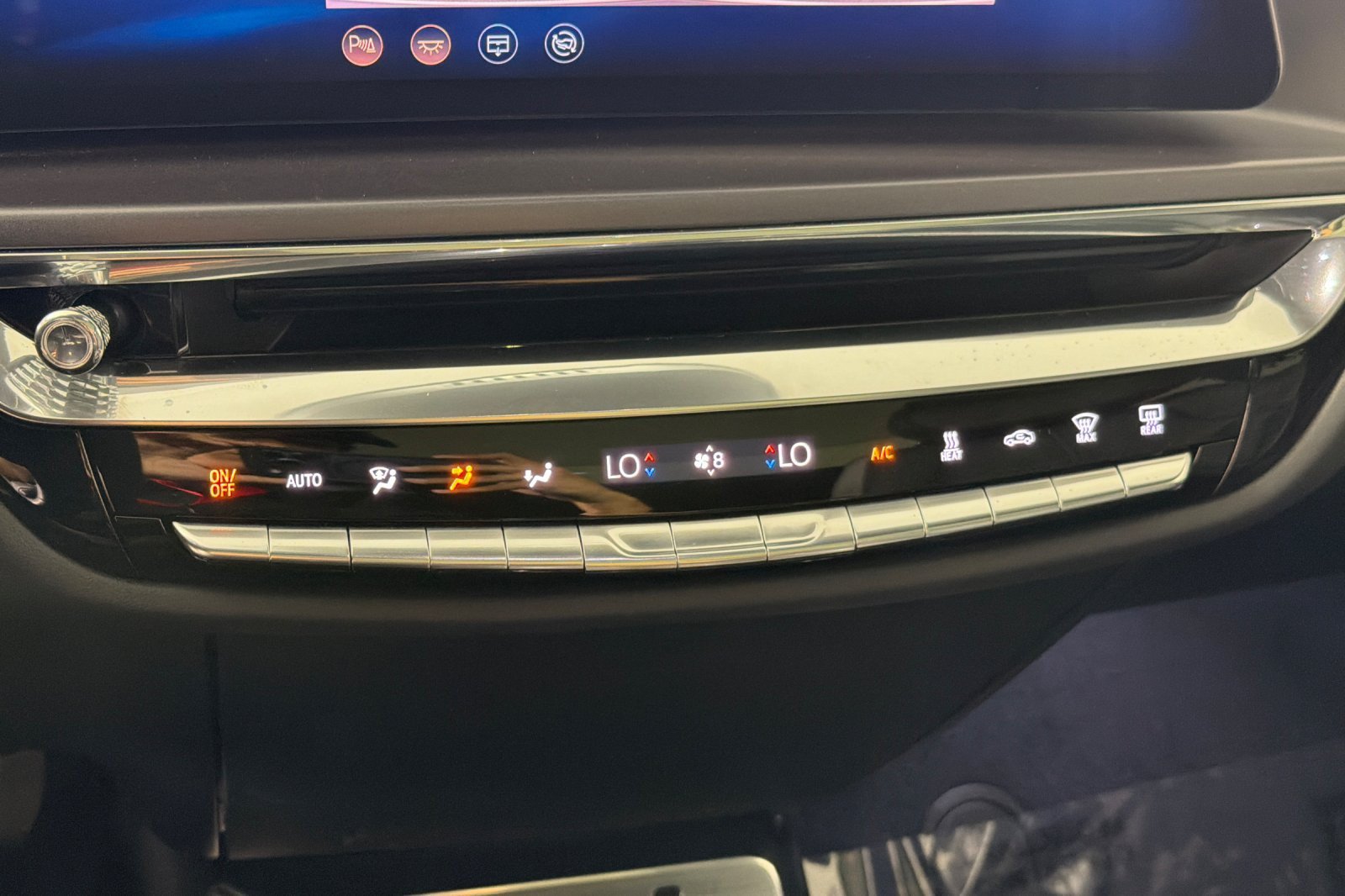 Used 2024 Cadillac Lyriq Tech AWD/4WD image 19